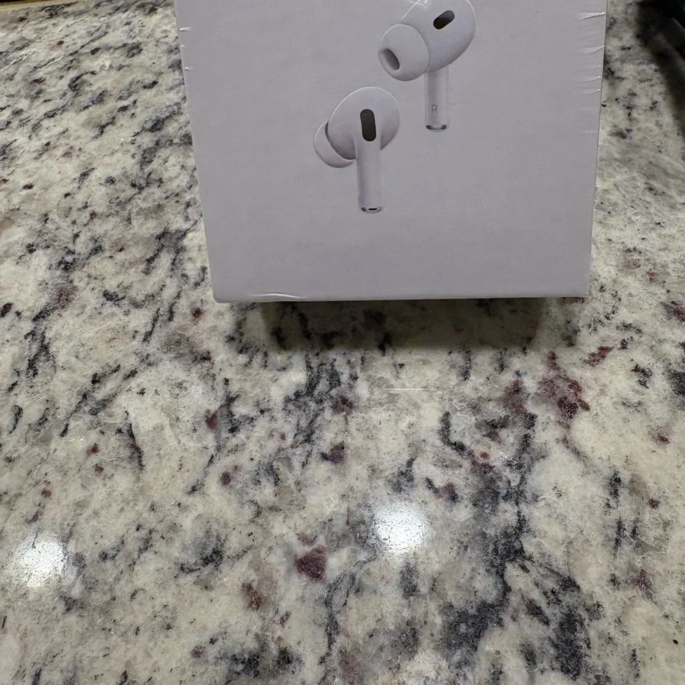 AirPods Pro (2nd generation) with MagSafe Charging Case (USB-C)